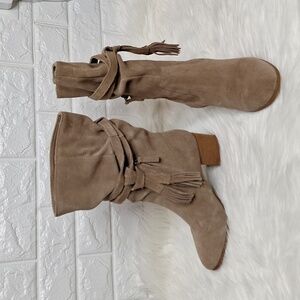 TAHARI Tan Suede Johnny Slouchy Fringe Mid Rise Heeled Boots